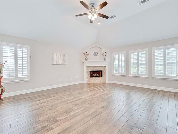 3rd image of 3926 Heritage Colony Dr