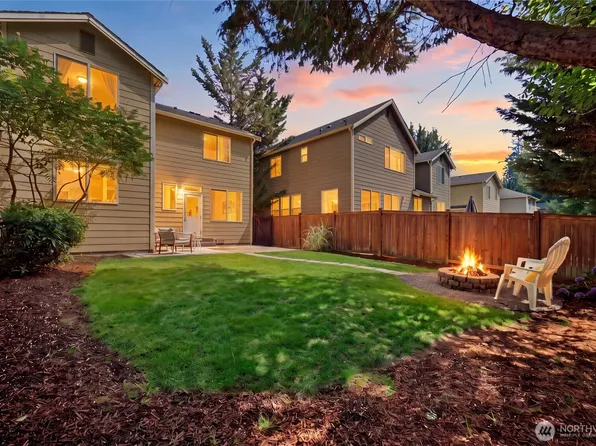 8303 233rd Place NE, Redmond, WA 98053