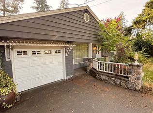 18069 7th Ave NE, Seattle, WA 98155