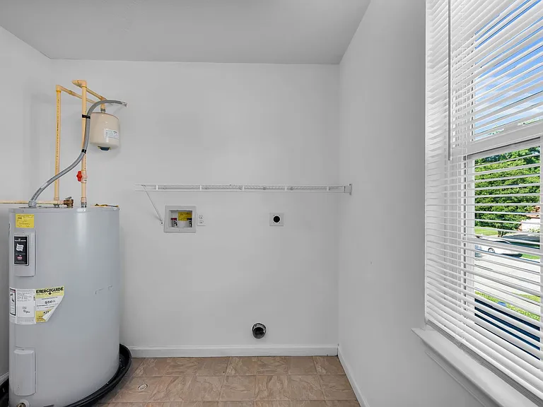 6035 Marsh Cir — Photo 18
