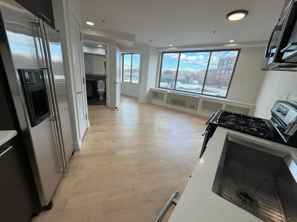 64-05 Yellowstone Boulevard image 7 of 16