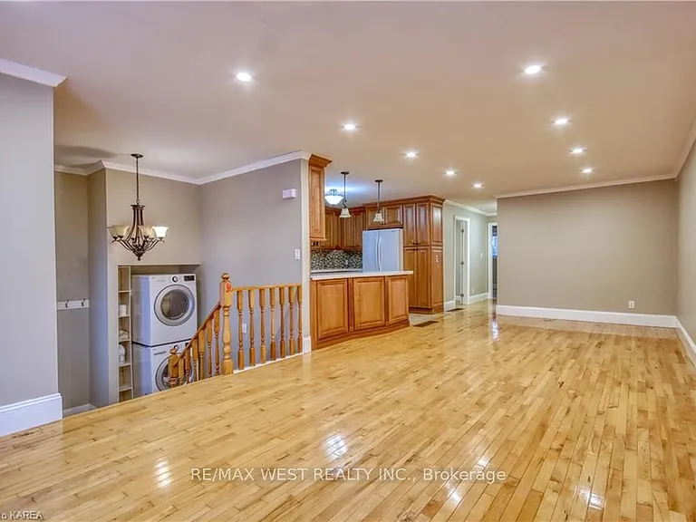 24 Bernadette Ct #MAIN FLOOR — Photo 5