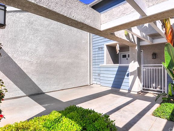 3rd image of 303 Deerfield Ave #2