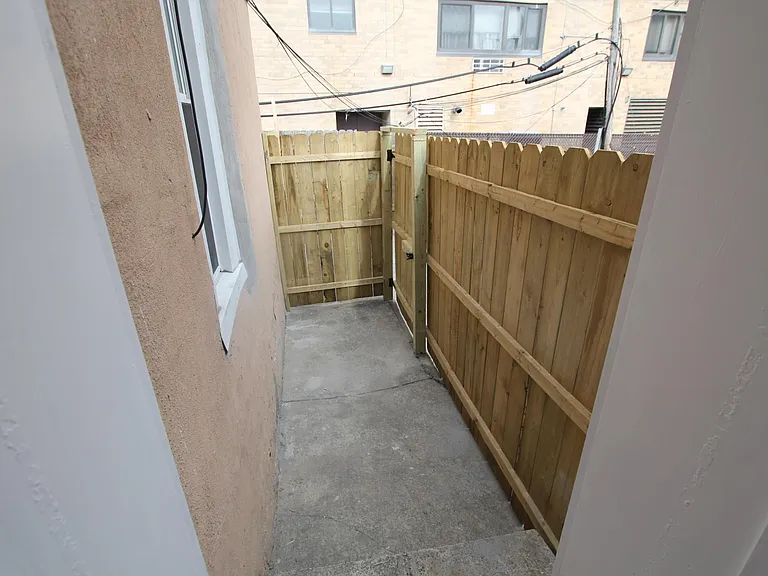 731 S 16th St #1R — Photo 9