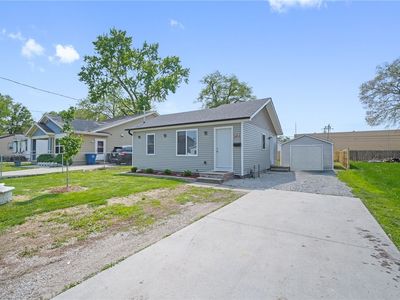 1464 E 21st St, Des Moines, IA, 50317