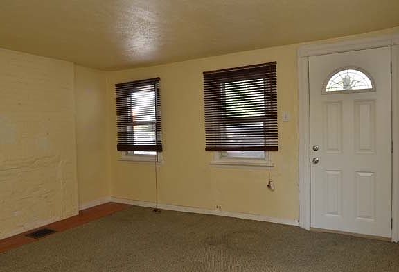 3rd image of 1132 Marlborough St