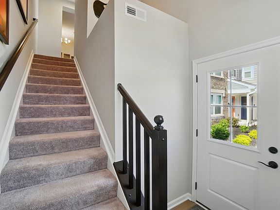 4th image of 2531 Crosshill Dr
