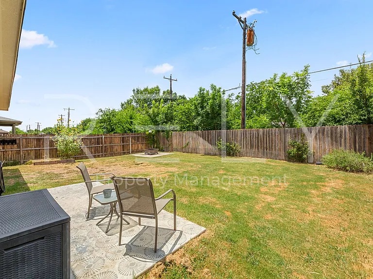 1600 Cliffbrake Way — Photo 35