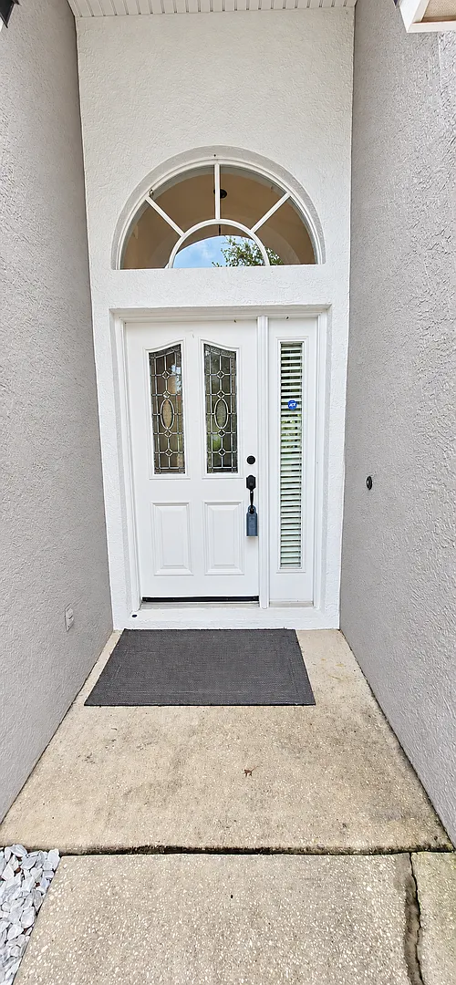 Three Bed, Three Car Garage Home In Master Planned Community — Photo 2