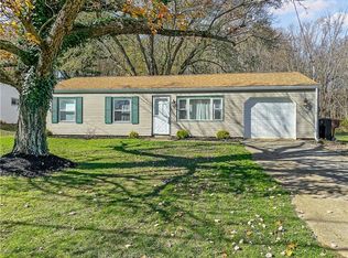 965 Clarksville Rd, Hermitage, PA 16148