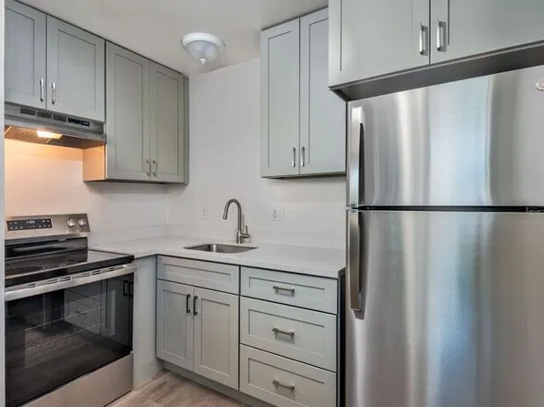 2265 McBride Ln APT Q, Santa Rosa, CA 95403