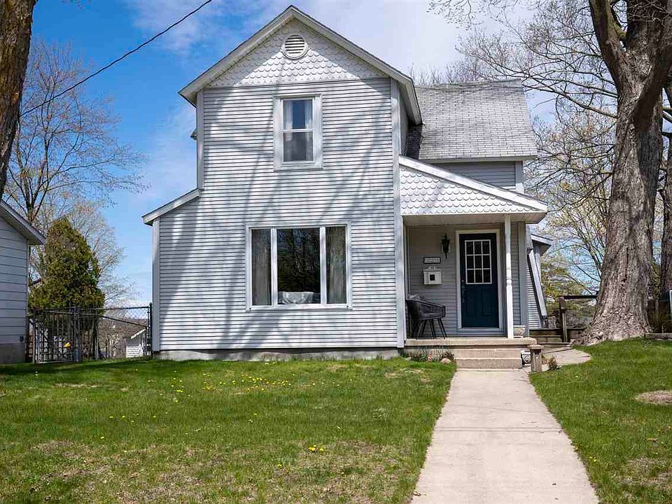 320 Jackson St, Petoskey, MI 49770 MLS 471006 Zillow