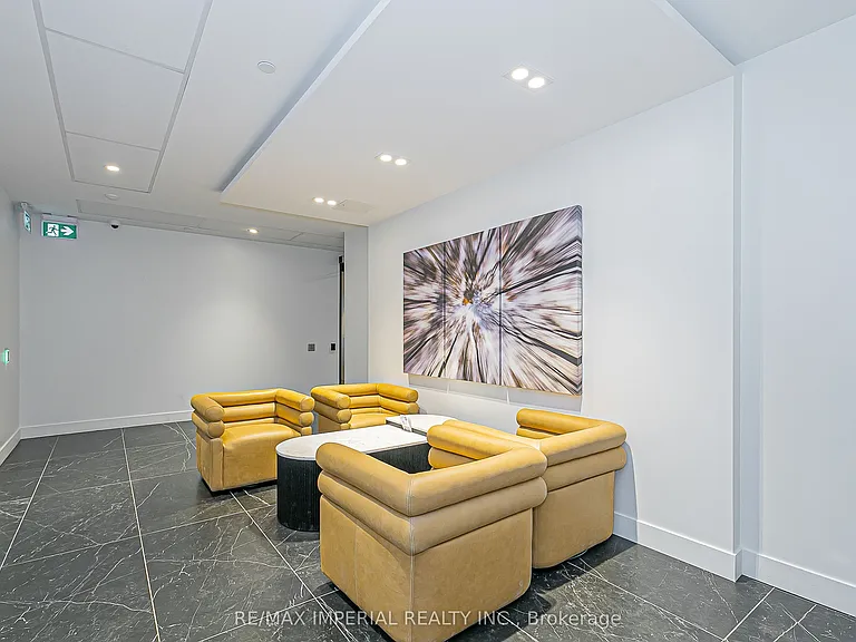 308 Jarvis St #305 — Photo 38