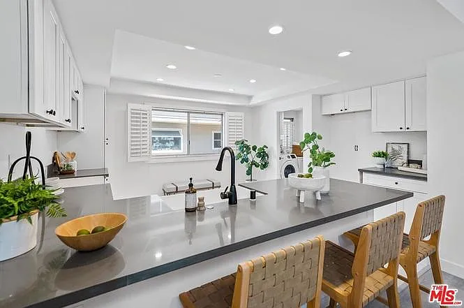4742 La Villa Marina #H — Photo 8