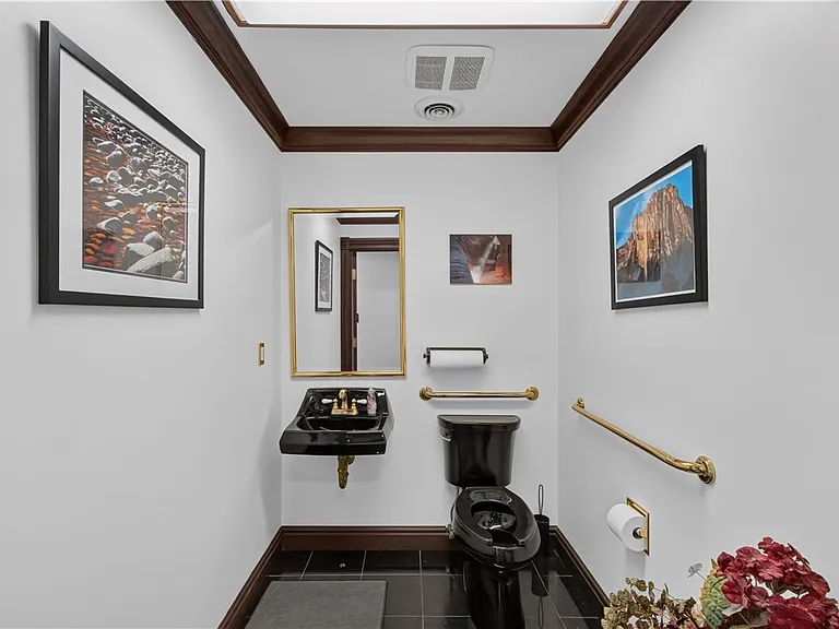 7240 McKnight Rd — Photo 30