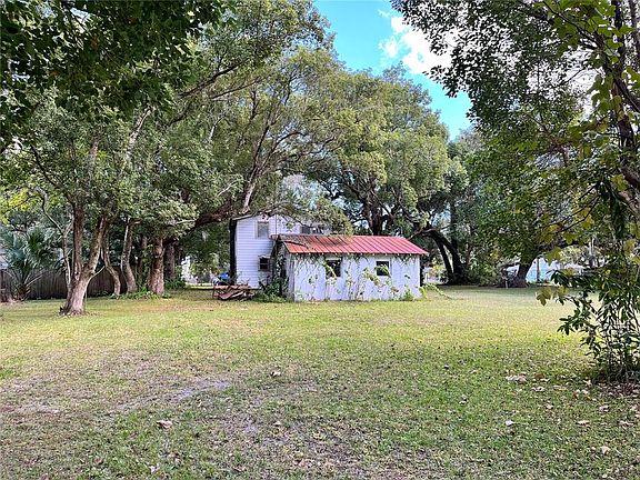 4th image of 124 Rosemary Ave