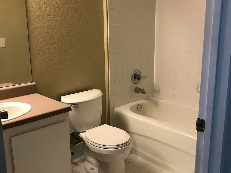181 SW Palm Dr #203 — Photo 15