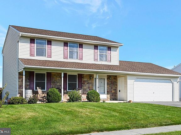3rd image of 2 Eagle View Dr