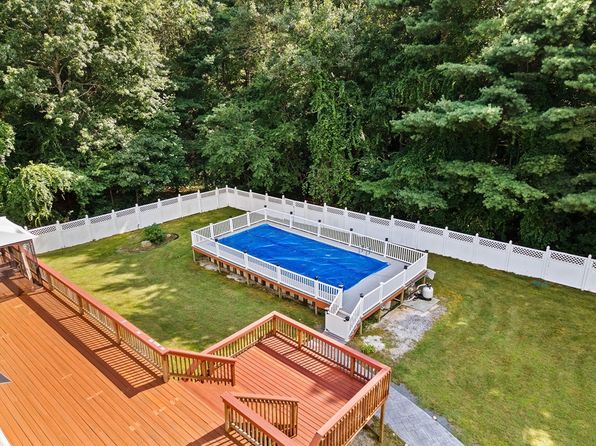 67 Vaughan St, Lakeville, MA 02347