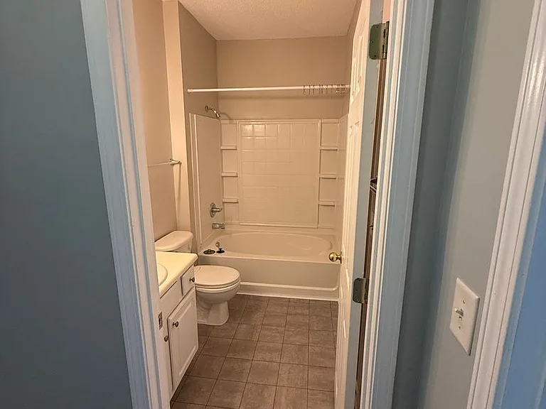 9201 Walden Park Dr — Photo 10