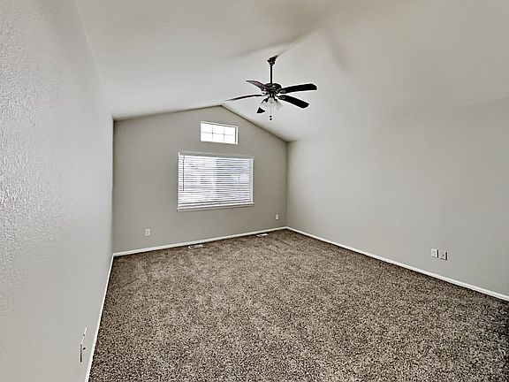 4th image of 3220 Blue Grass Cir