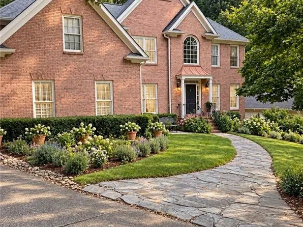 2215 Austin Lake Dr SE, Smyrna, GA 30082