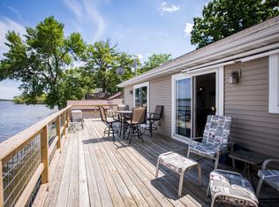 9912 F Ave, Wapello, IA 52653