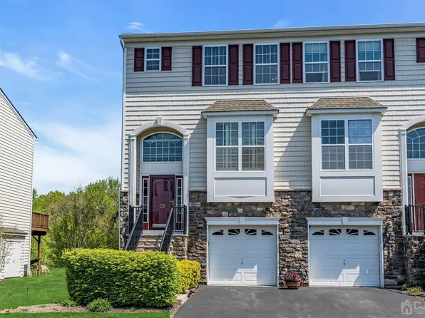 28 Daly Ct, Old Bridge, NJ 08857
