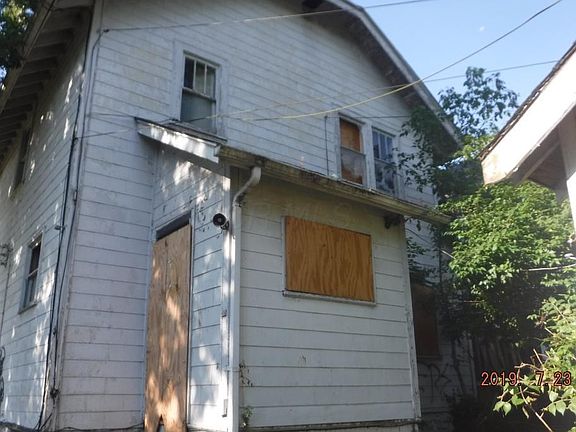 3rd image of 1552 Sullivant Ave