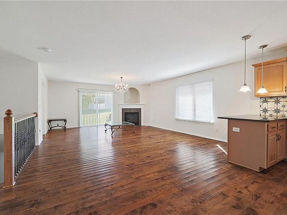 3rd image of 4607 Hedges Ave