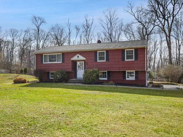 9 Woodlawn Drive, Bethel, CT 06801