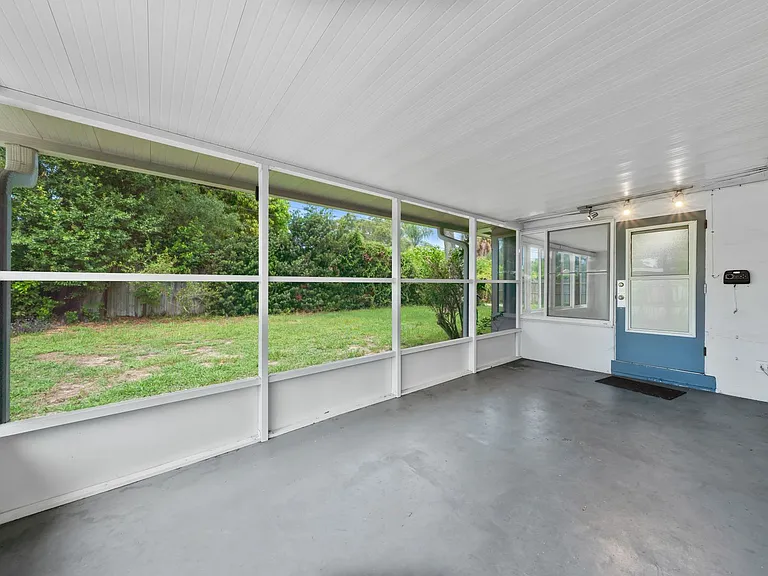 1812 Lady Mary Dr — Photo 27