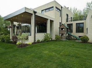 132 Old Dundee Rd, Barrington, IL 60010