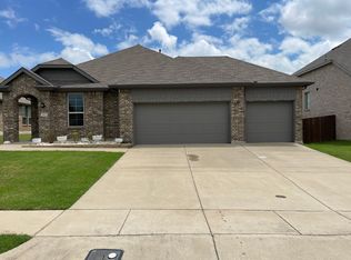 413 McCoy Dr, Van Alstyne, TX 75495
