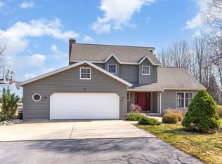 1366 N Jones Rd, Essexville, MI