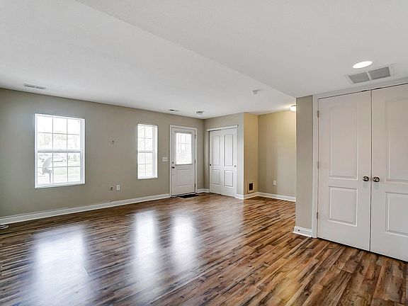 3rd image of 5608 Pittsford Dr