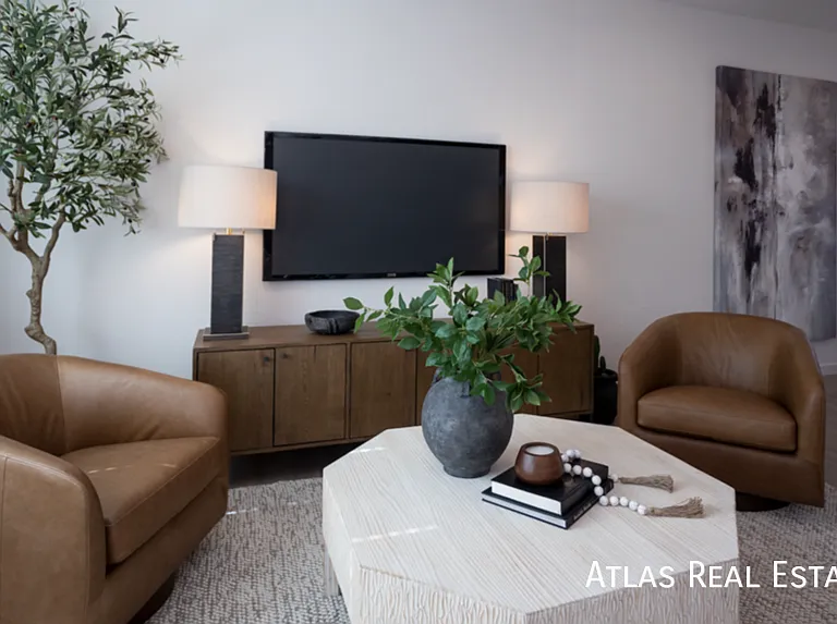 2355 N 79th Way — Photo 4