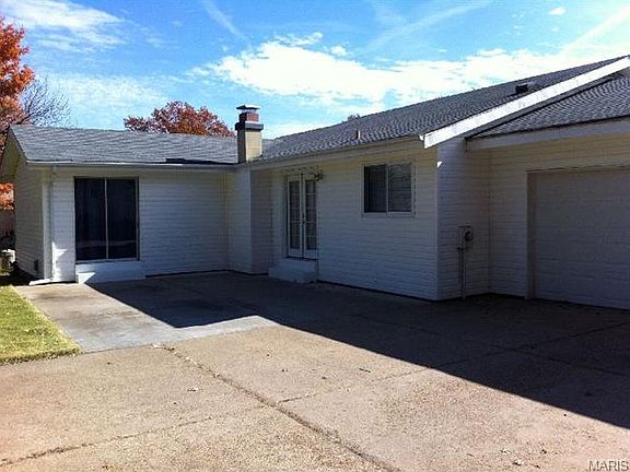 5th image of 5831 Sir Edward Ln