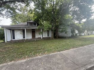 946 Clark St, Clarksville, TN 37040
