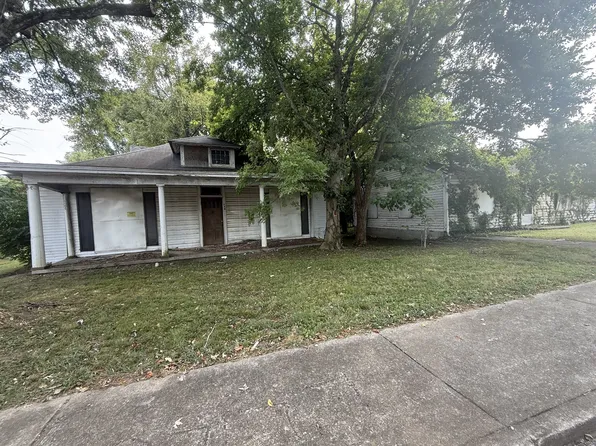 946 Clark St, Clarksville, TN 37040