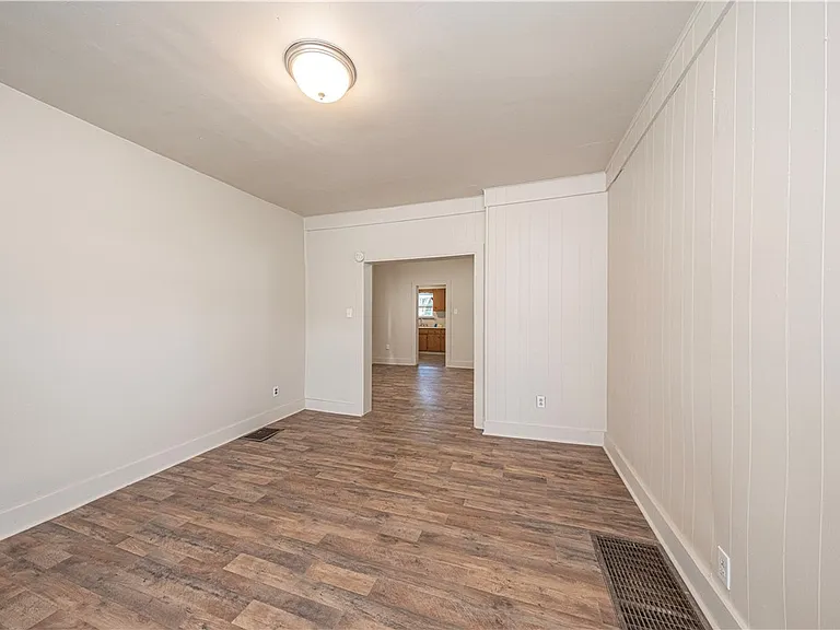 1067 Cleveland Ave — Photo 14