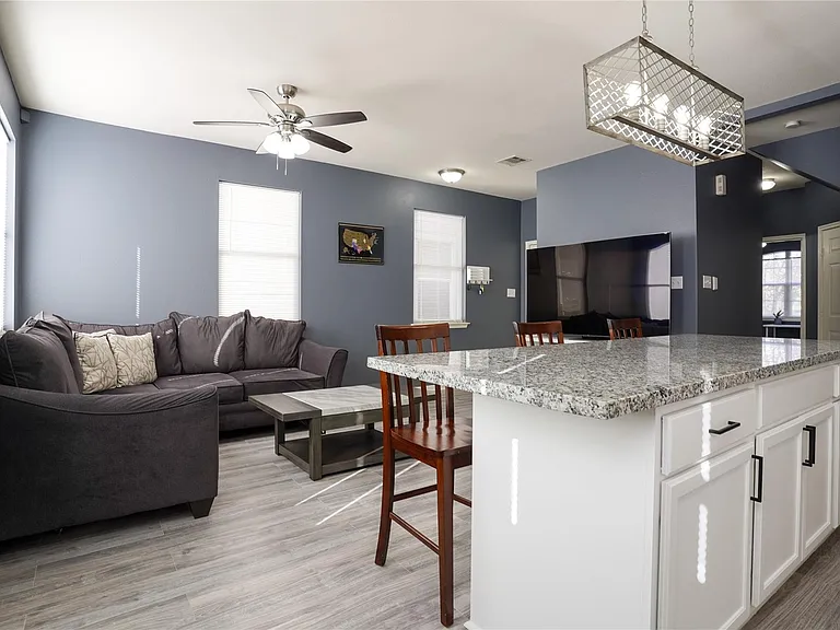 6419 Waldron Dr #B — Photo 9