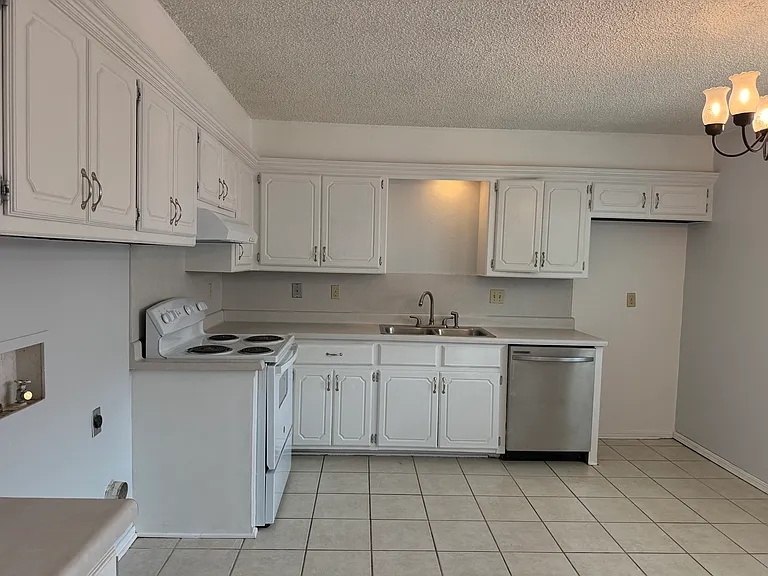 14 Adams Ave NE #B — Photo 8