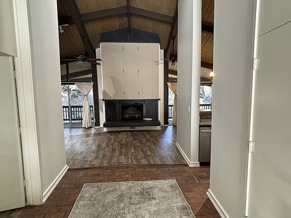 2nd image of 872 Sierra Vista Dr APT 6