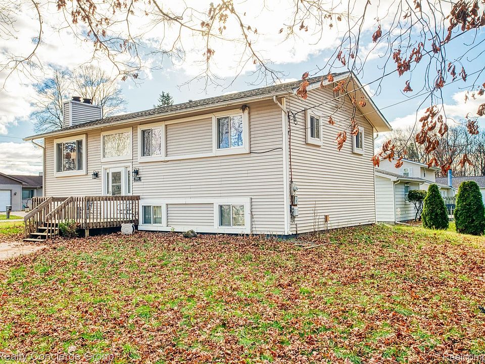 1st image of 10524 Wallace Lake Dr