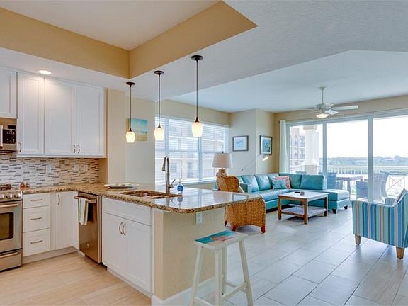 3rd image of 19519 Gulf Blvd #401