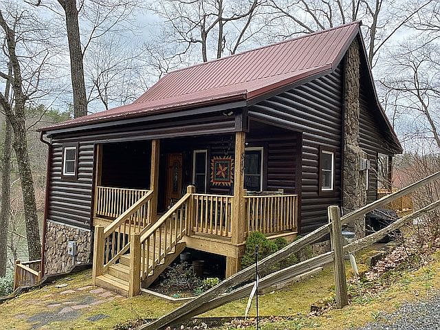 1st image of 849 Lakeside Dr
