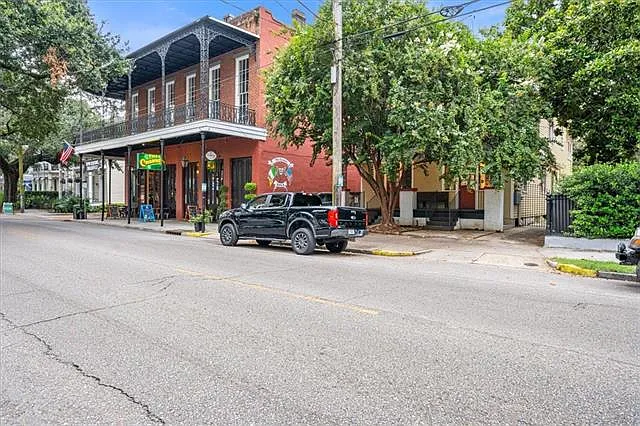 2608 Magazine St — Photo 30