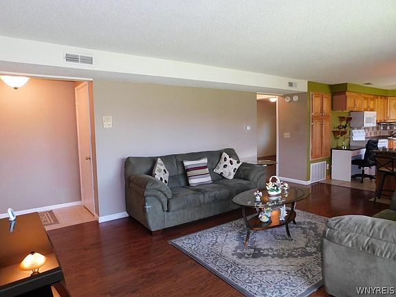3rd image of 52A Foxberry Dr