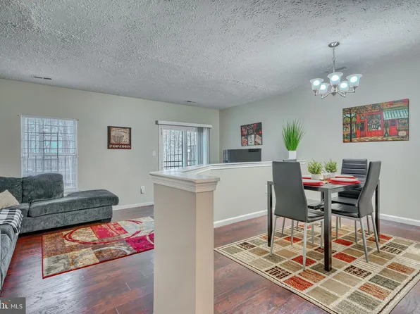 2824 Red Oak Ln, Lanham, MD 20706